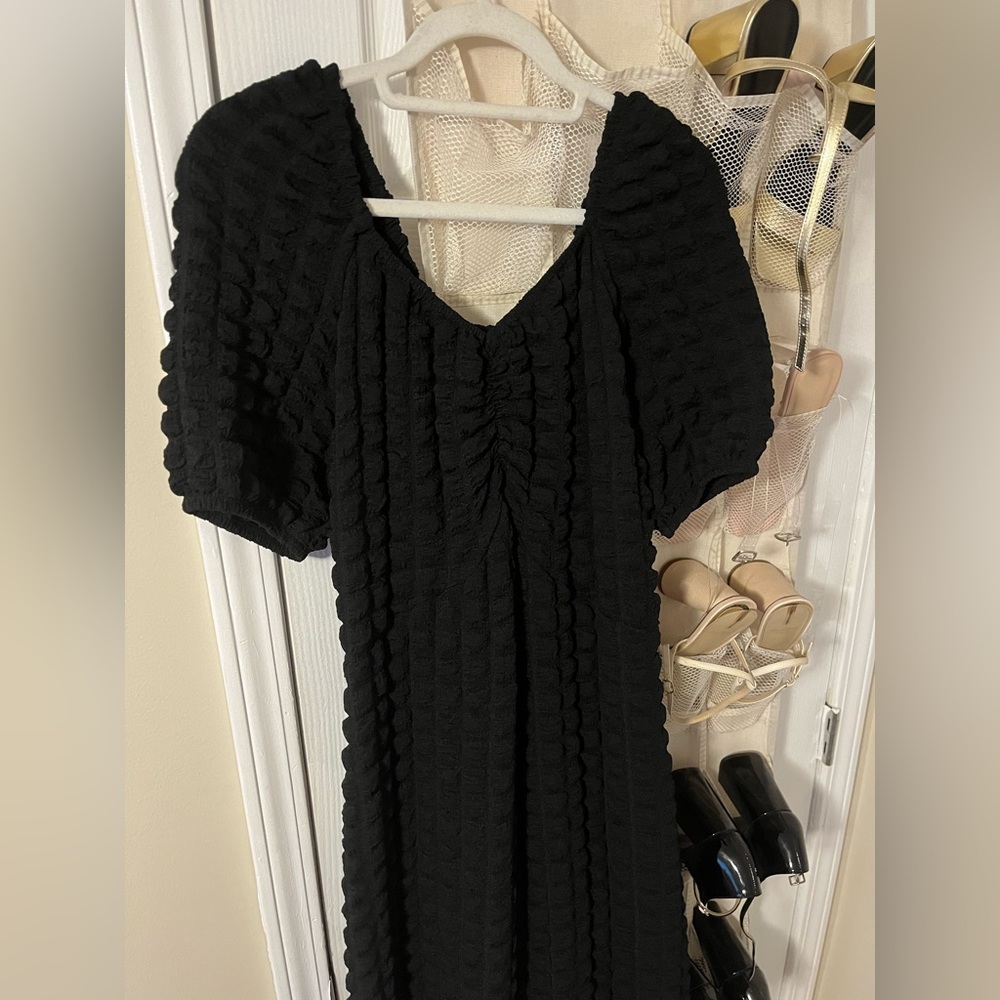 Black Scoop Neck Puff Sleeve Midi Dress